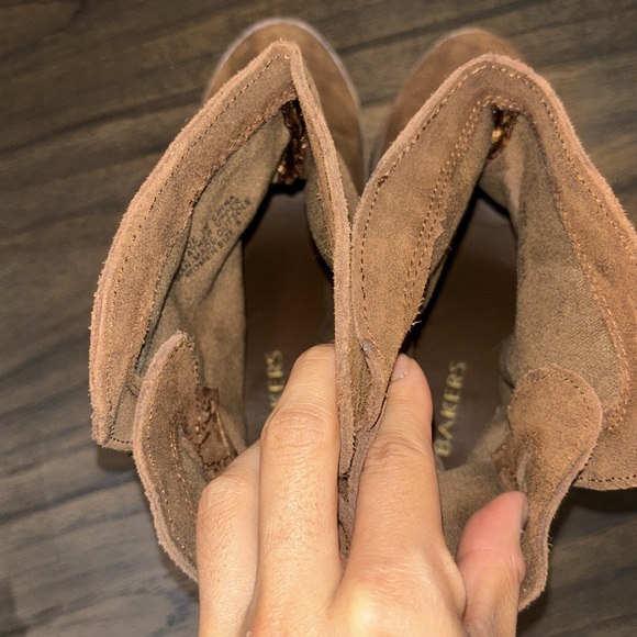 BAKERS medium brown suede ankle bootie heels (size 8) - box included - Picture 6 of 9